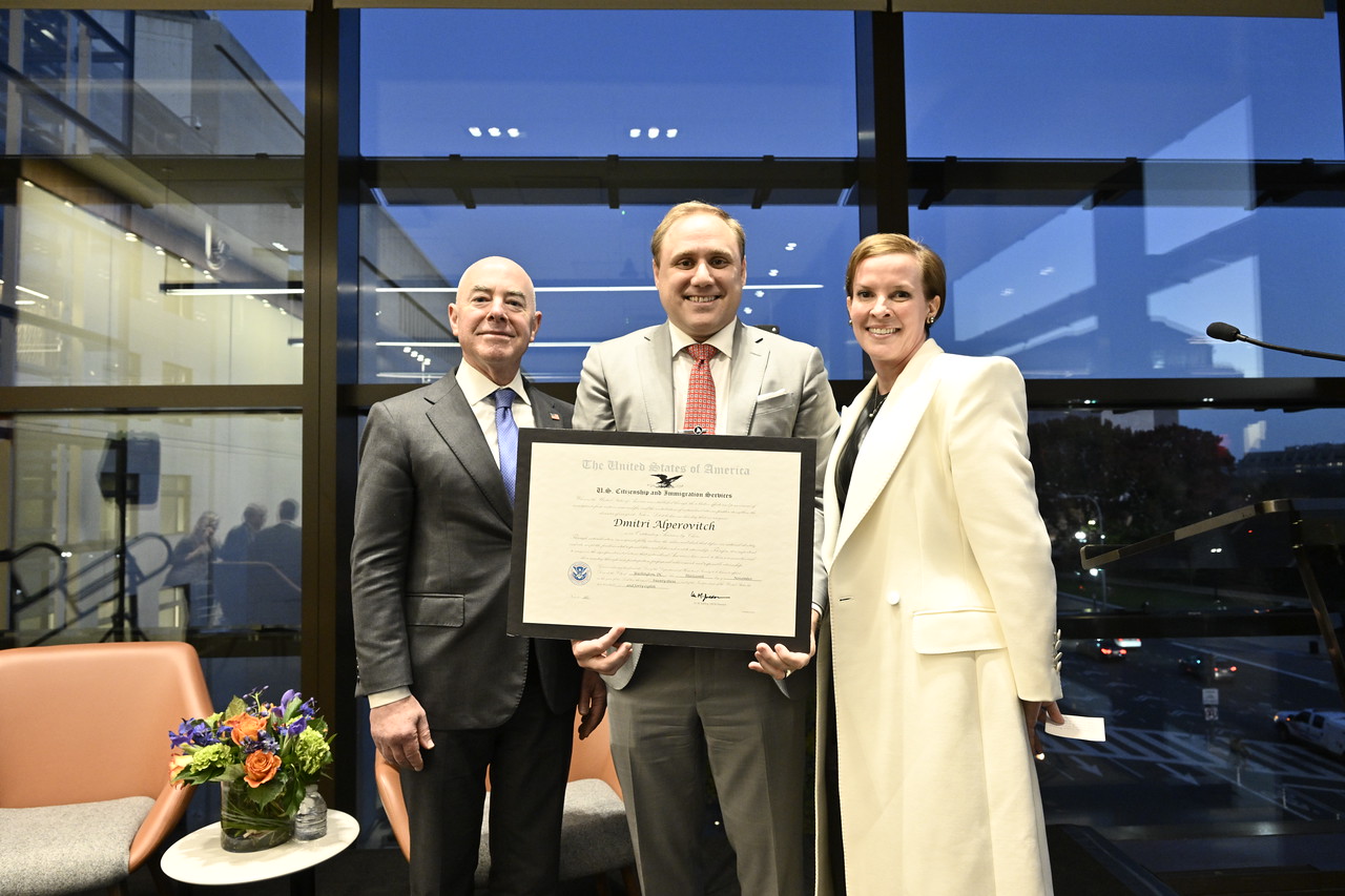 ALPIN & SAIS Hopkins Host Dmitri Alperovitch’s Outstanding Americans by Choice Award Ceremony w/DHS Secretary Alejandro Mayorkas